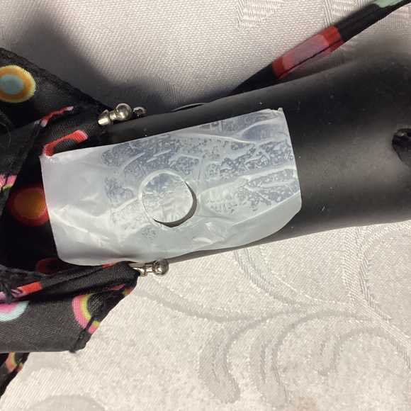 POLKA DOT UMBRELLA SO CUTE. USEFUL N EASY TO CARRY - Picture 4 of 8